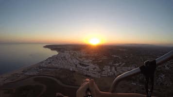 Voo ao pôr do sol no Algarve